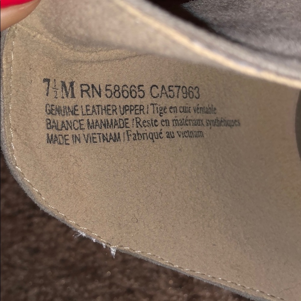 Shoes - Picture 2 of 4